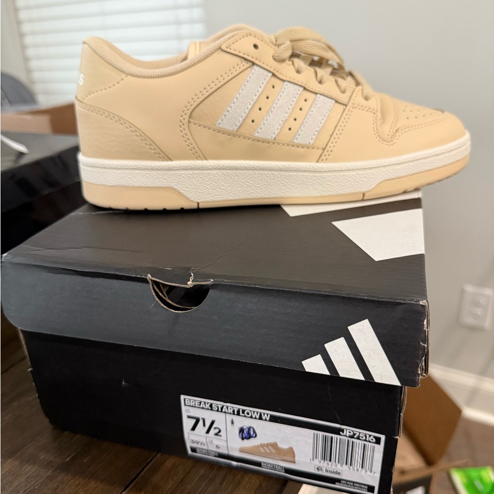 Adidas women/kids Beige Sneakers